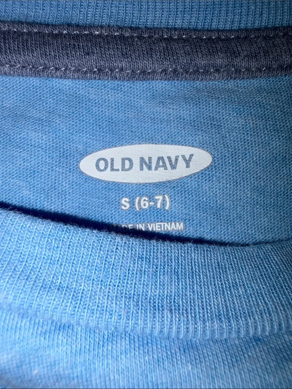 Light Blue Crewneck Long-Sleeve Top. Size 6/7
